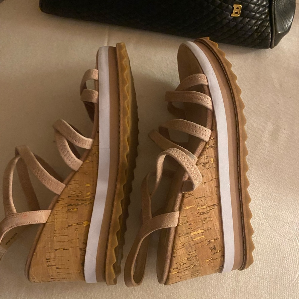 Pelle Moda Sandals - Picture 9 of 12